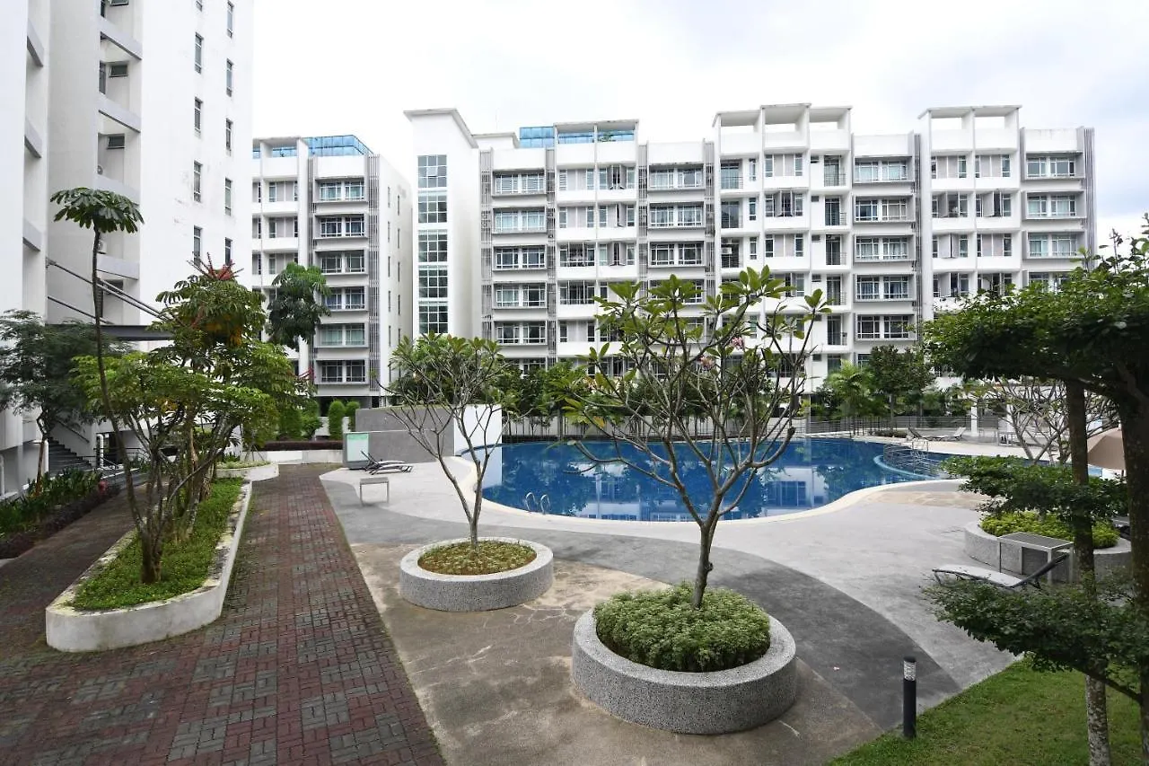 Mount Austin Midori Green 8 Pax Free Wi-Fi 500Mbps Netflix Johor Bahru
