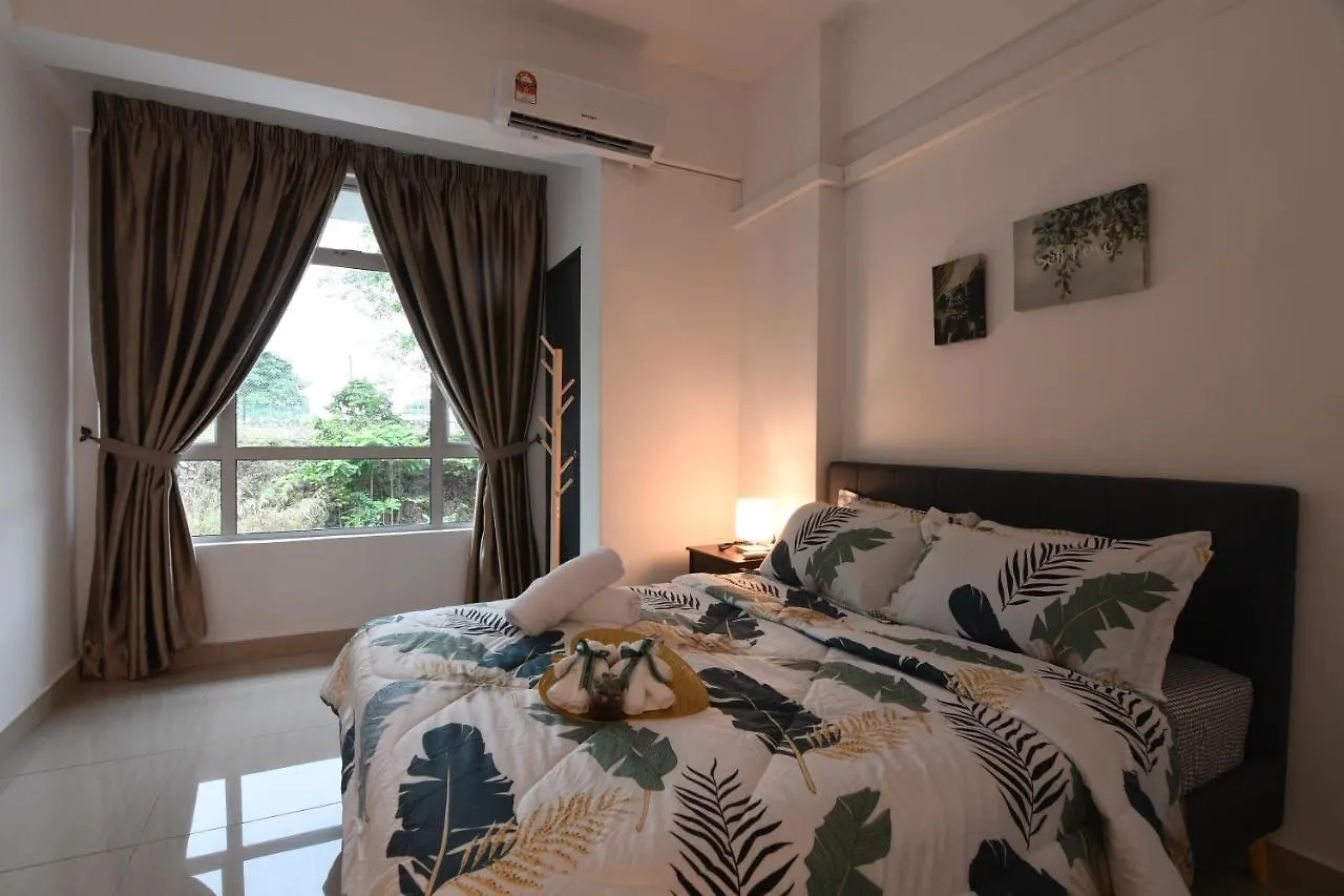 Mount Austin Midori Green 8 Pax Free Wi-Fi 500Mbps Netflix Johor Bahru 0*,  Malajzia